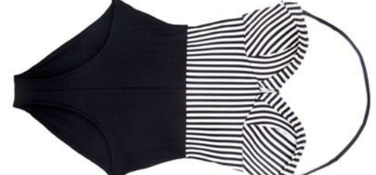 Choosing the Right Swimsuit for Saggy Breasts